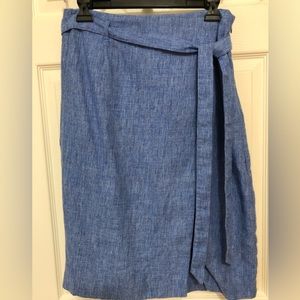 Banana Republic midi wrap skirt, size (4P)